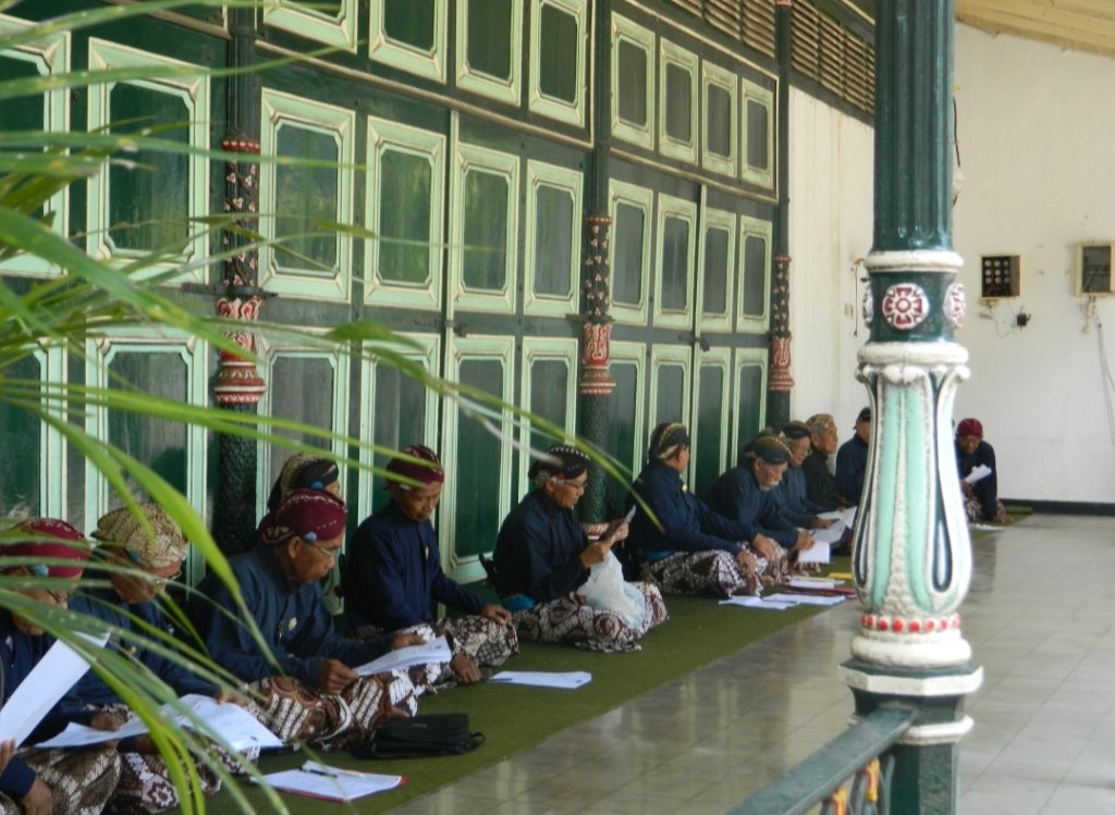 Abdi Dalem in traditional uniform